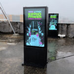 55 Inch Custom Advertising Lcd Kiosk Display Large Outdoor Screen Totem Dustproof Waterproof IP65 IP55 Big Digital Signage